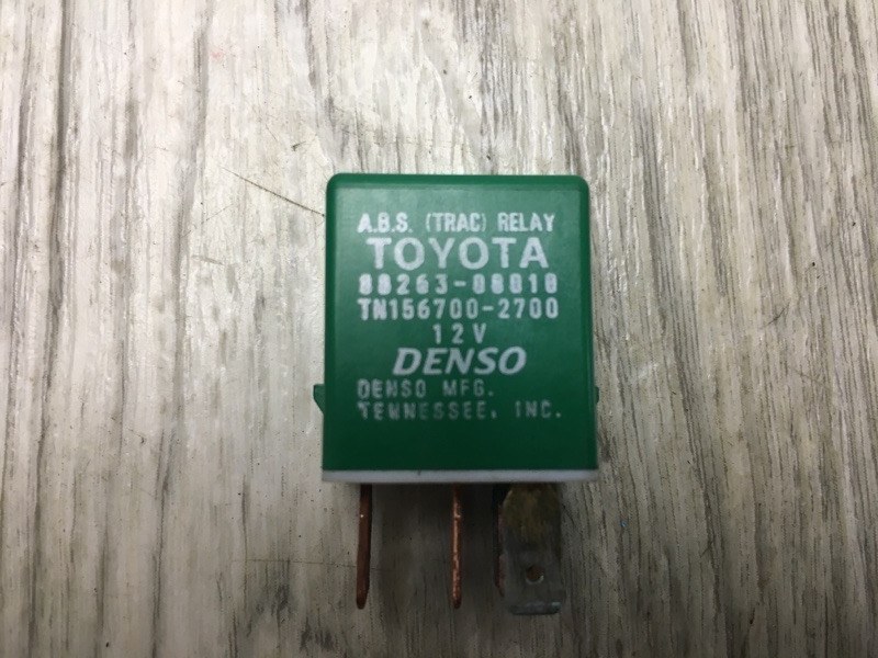 Блок предохранителей моторный отсек CAMRY 40 06-11