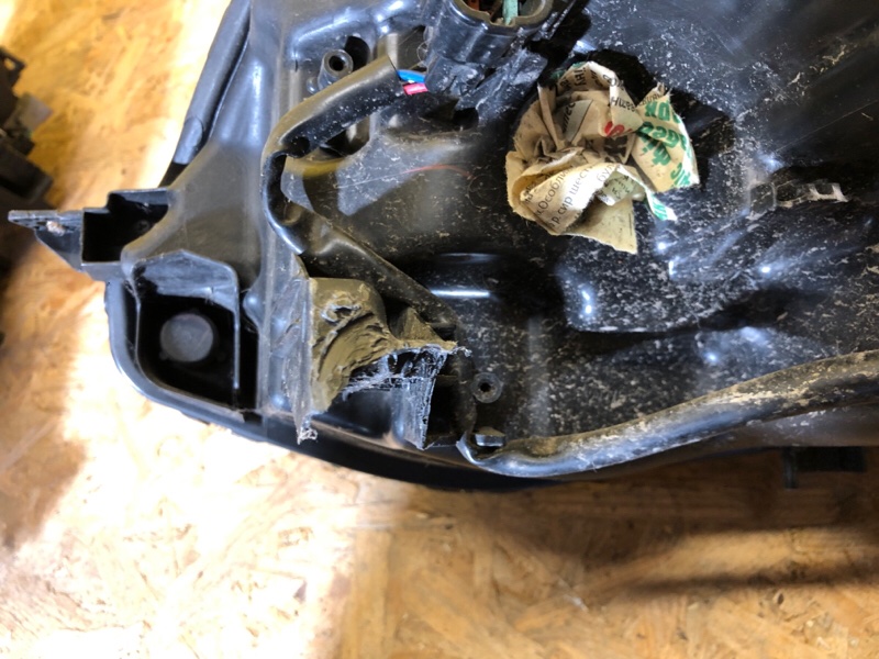 Фара правая X-TRAIL/ROGUE T32 13-20 T32