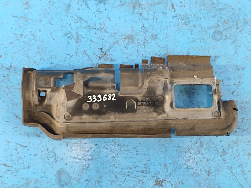 Дефлектор радиатора VOLVO S60 10-13 2012 2.5L B5254T5 30796472 Б/У