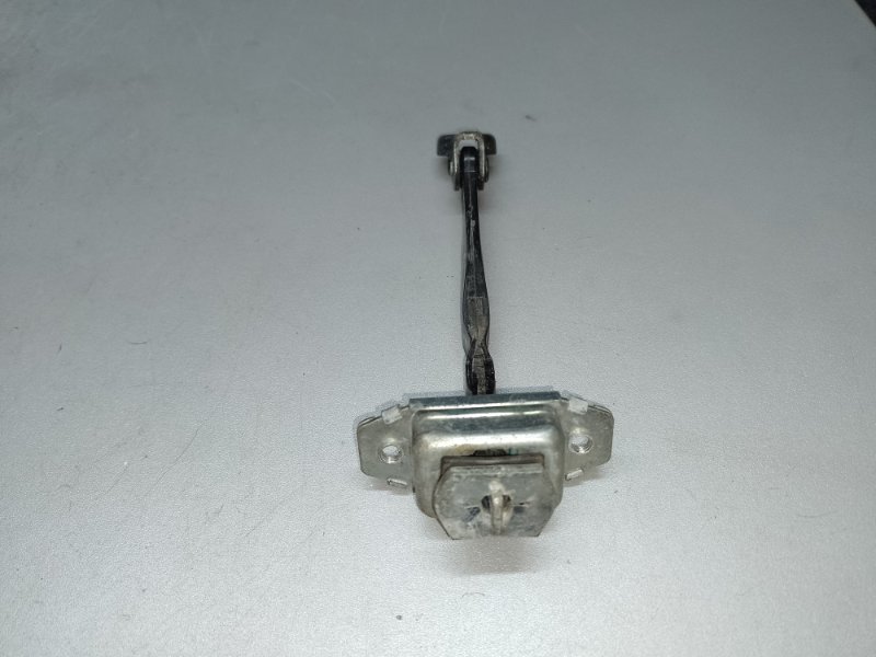 Ограничитель двери задний левый NISSAN X-TRAIL/ROGUE T32 13-20 T32 2.5 QR25DE Ограничитель двери задний левый NISSAN X-TRAIL/ROGUE T32 13-20 T32 2.5 QR25DE