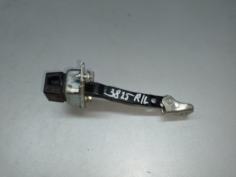 Ограничитель двери задний левый LANCER X 10 07-15 2014 2.0 4B11 Ограничитель двери задний левый LANCER X 10 07-15 2014 2.0 4B11