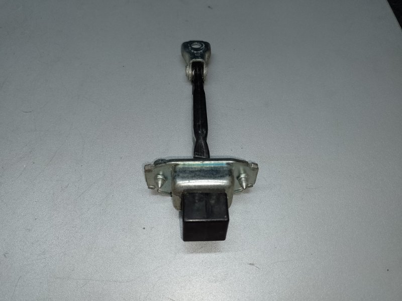 Ограничитель двери задний левый MITSUBISHI LANCER X 10 07-15 2.0 4B11 Ограничитель двери задний левый MITSUBISHI LANCER X 10 07-15 2.0 4B11