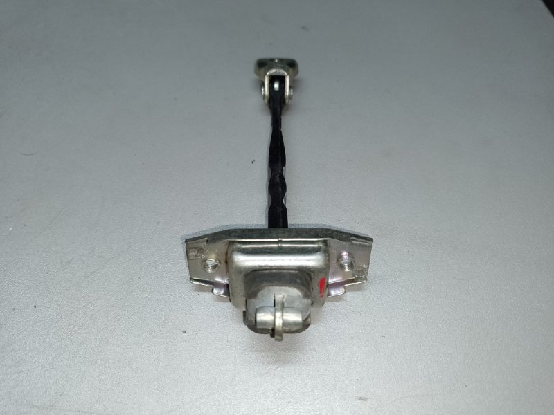 Ограничитель двери передний правый TOYOTA PRIUS C/AQUA 11-14 NHP10L 1NZ-FXE 1.5L Ограничитель двери передний правый TOYOTA PRIUS C/AQUA 11-14 NHP10L 1NZ-FXE 1.5L