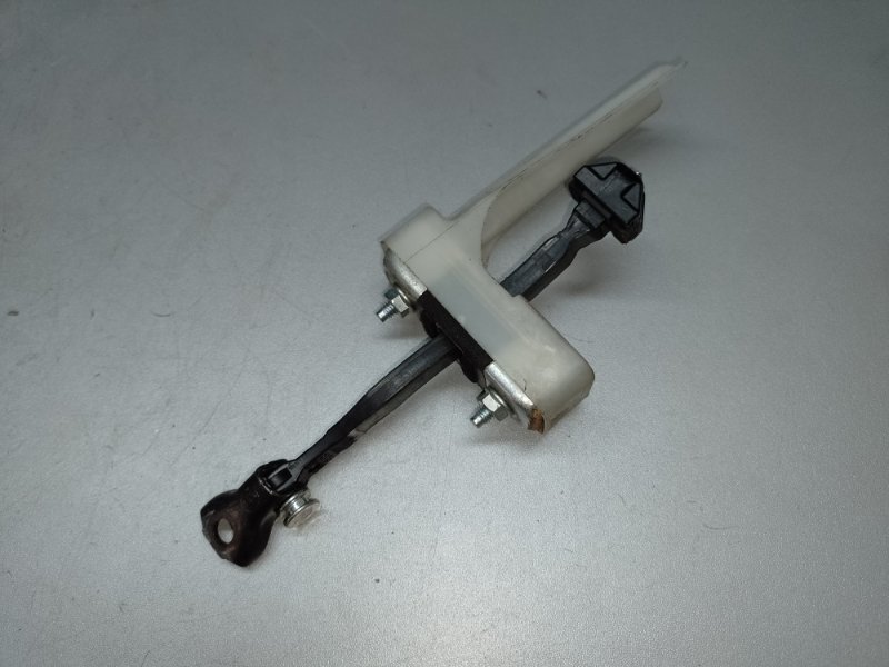 Ограничитель двери задний левый LEXUS RX350/450 09-15 2009 GGL10L 2GR-FXE 3.5L 68640-48040 Б/У