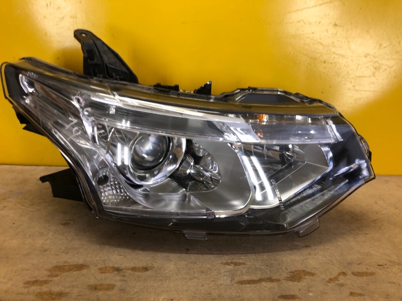 Запчасть фара правая MITSUBISHI OUTLANDER GF 12- 8301C204 Б/У Фара правая MITSUBISHI OUTLANDER GF 12- 8301C204 Б/У