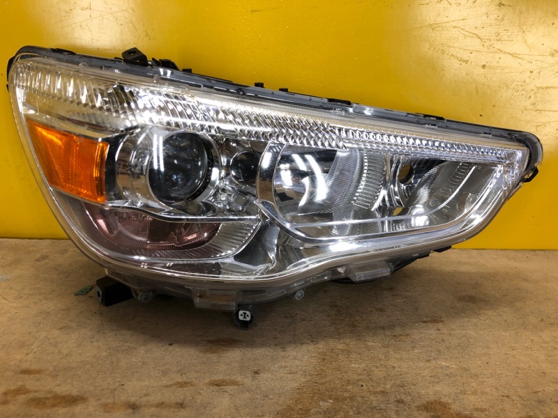 Фара правая MITSUBISHI ASX / OUTLANDER SPORT 10-21 8301C880 Б/У