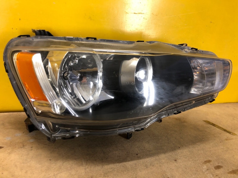 Фара правая MITSUBISHI LANCER X 10 07-15 Фара правая MITSUBISHI LANCER X 10 07-15