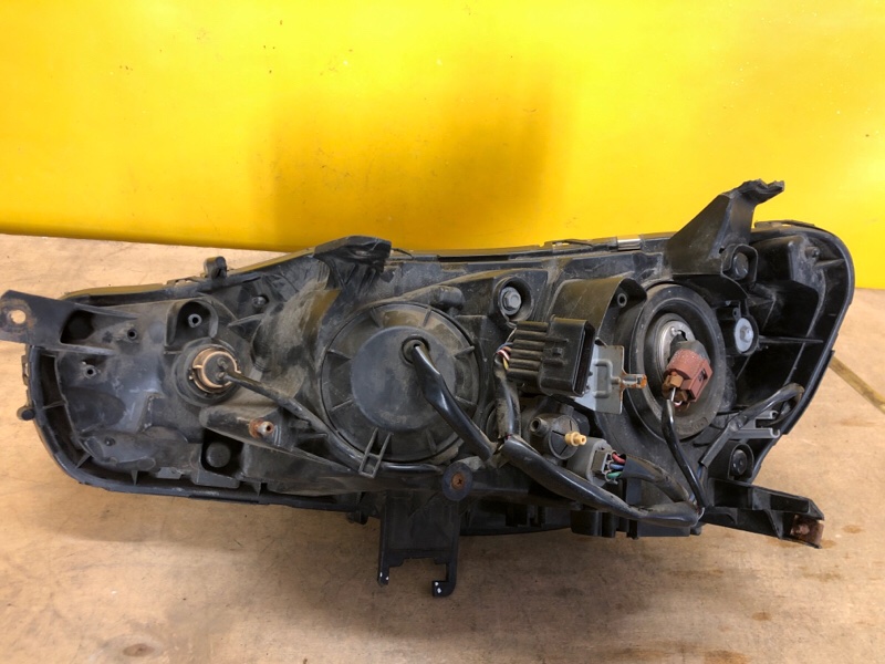 Фара правая LANCER X 10 07-15 Фара правая LANCER X 10 07-15