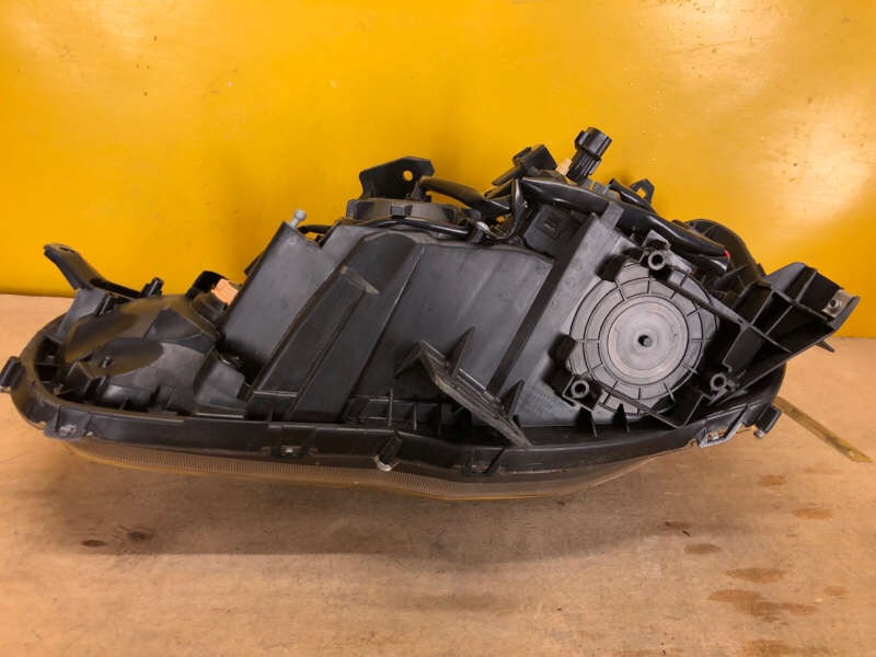 Фара правая LANCER X 10 07-15 Фара правая LANCER X 10 07-15