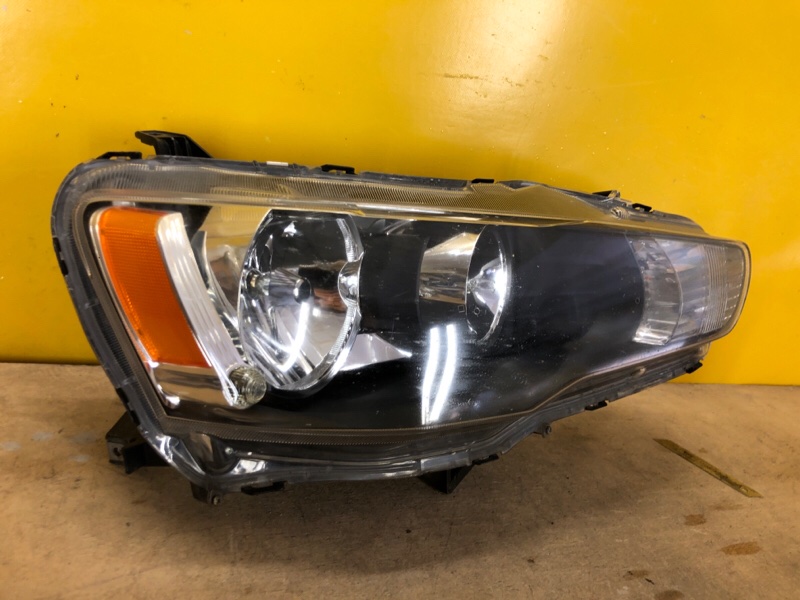 Фара правая MITSUBISHI LANCER X 10 07-15 Фара правая MITSUBISHI LANCER X 10 07-15