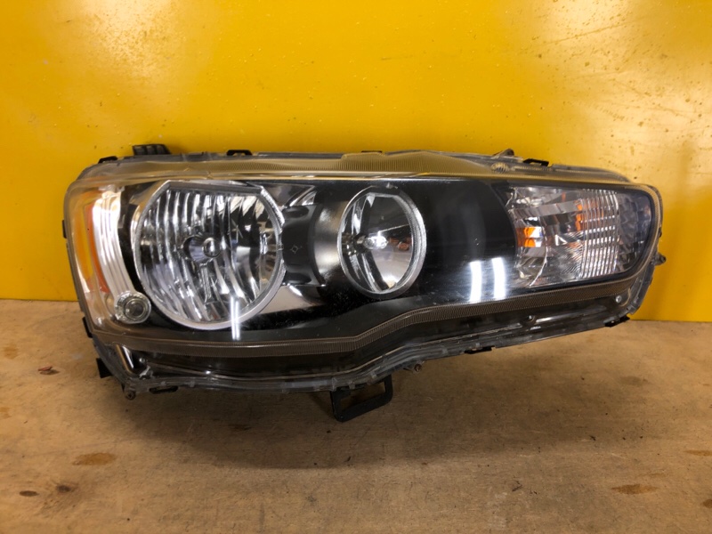 Запчасть фара правая MITSUBISHI LANCER X 10 07-15 8301B260 Б/У Фара правая MITSUBISHI LANCER X 10 07-15 8301B260 Б/У