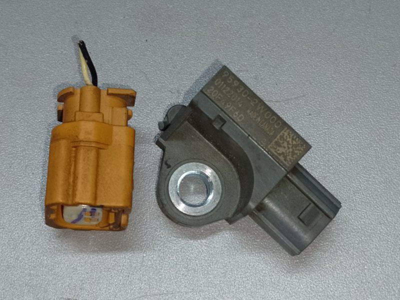 Датчик удара передний HYUNDAI SANTA FE (DM) 12-18 95930-2W000 Б/У