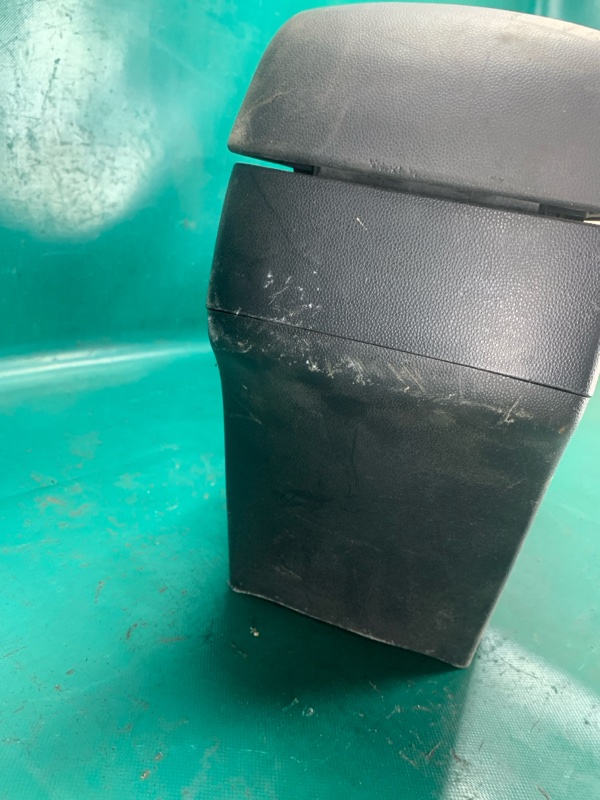 Подлокотник 3 BK 03-08 2004 Седан 2.3