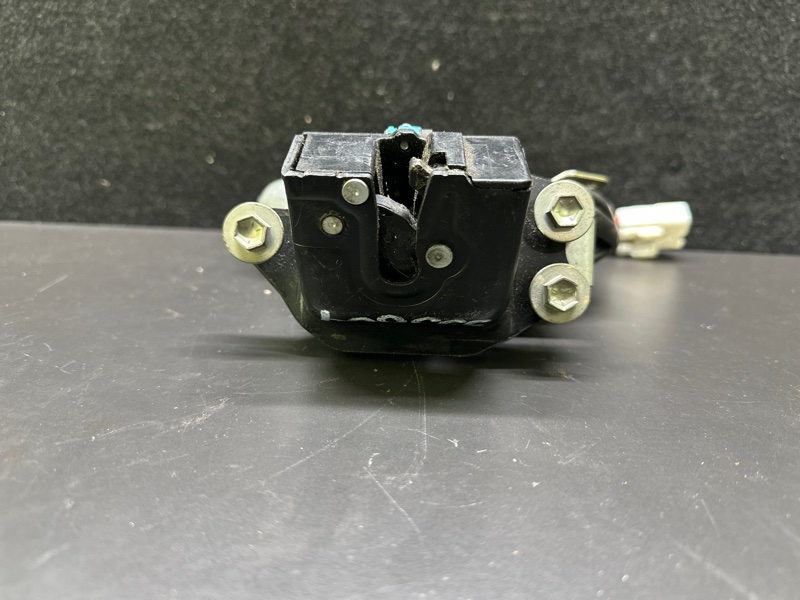 Замок крышки багажника RX350/450 09-15