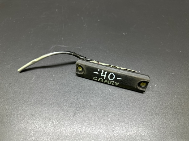 Запчасть кнопка открывания багажника наружная TOYOTA CAMRY 40 06-11 84840-20010 Б/У Кнопка открывания багажника наружная TOYOTA CAMRY 40 06-11 84840-20010 Б/У