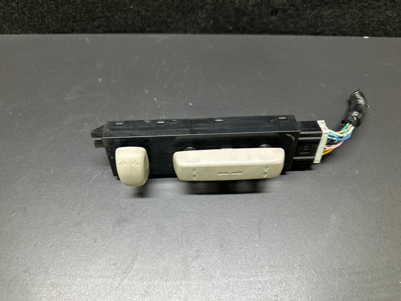 Кнопка регулировки сиденья передняя правая MDX (YD2) 06-13