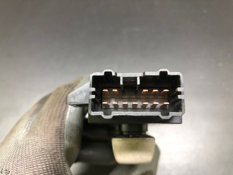 Кнопка регулировки сиденья передняя левая MDX (YD2) 06-13