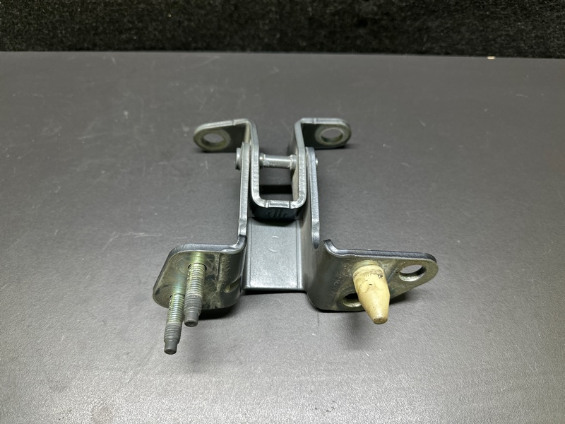 Петля двери багажника FORD ECOSPORT 18-22 1.0 L EcoBoost (Fox) turbo