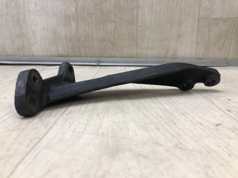 Кронштейн КПП правый TOYOTA SUPRA 86-92 A70 3.0 7M-GE