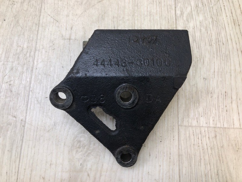 Кронштейн насоса ГУР SUPRA 86-92 A70 3.0 7M-GE