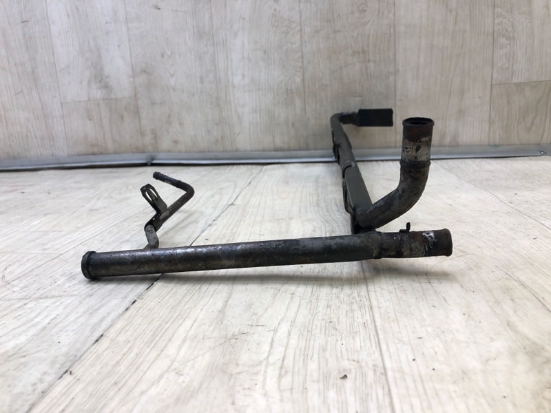 Патрубок системы охлаждения SUPRA 86-92 A70 3.0 7M-GE Патрубок системы охлаждения SUPRA 86-92 A70 3.0 7M-GE