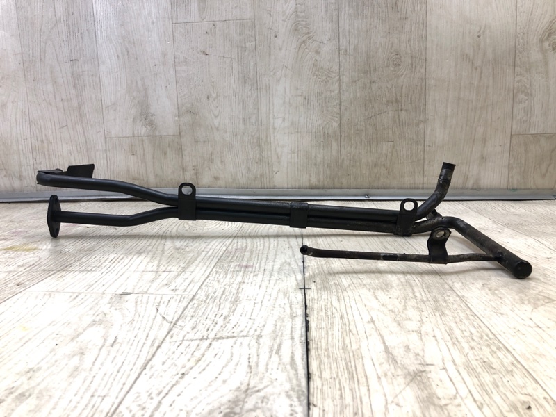 Патрубок системы охлаждения SUPRA 86-92 A70 3.0 7M-GE Патрубок системы охлаждения SUPRA 86-92 A70 3.0 7M-GE