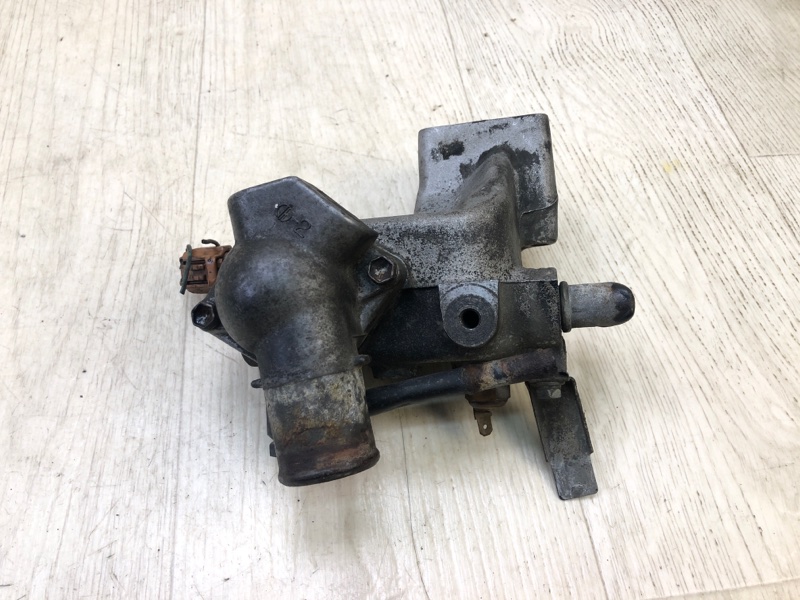 Корпус термостата TOYOTA SUPRA 86-92 A70 3.0 7M-GE 1633342020 Б/У