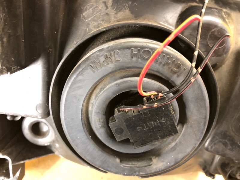 Фара левая X-TRAIL T30 01-07