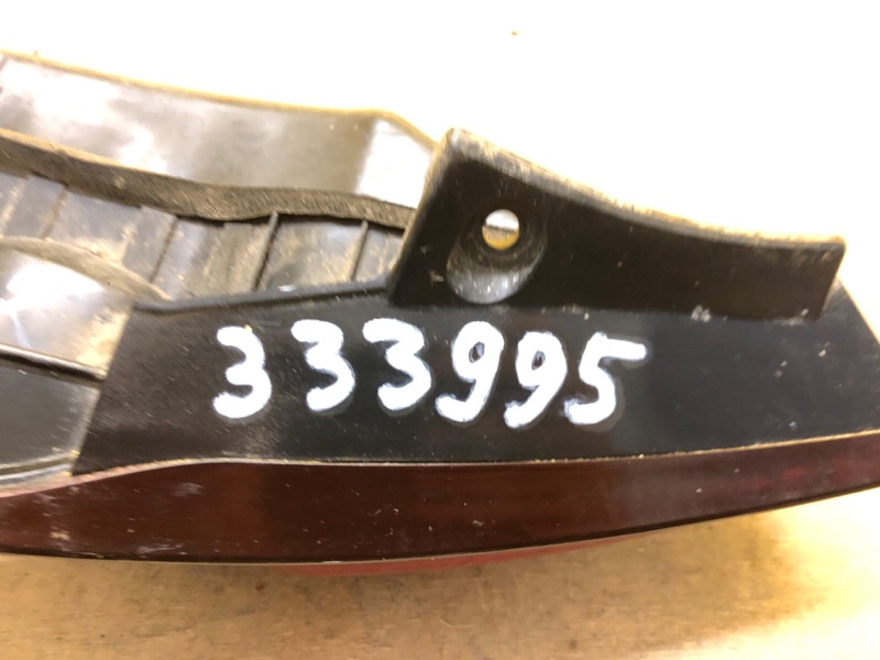 Фонарь наружный правый LAND CRUISER PRADO 120 02-09