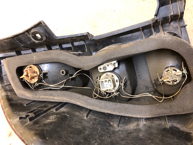 Фонарь наружный правый LAND CRUISER PRADO 120 02-09