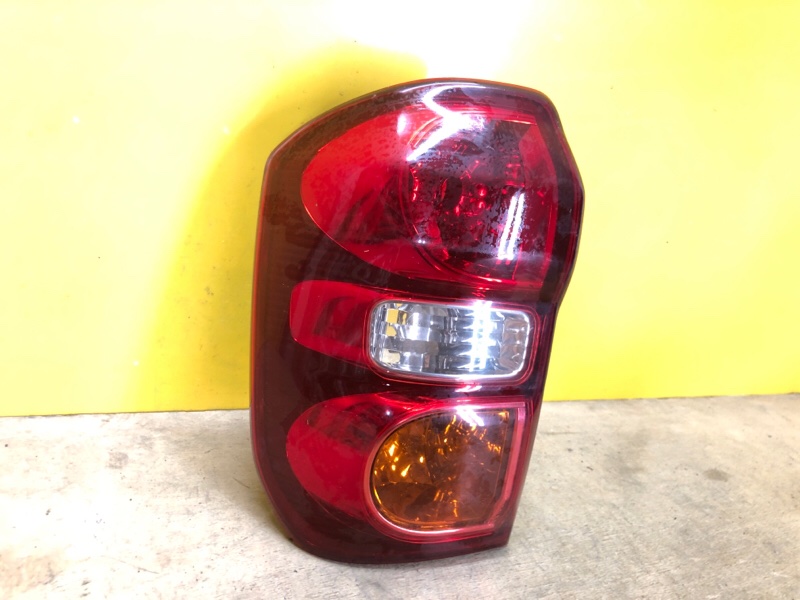 Фонарь наружный левый TOYOTA RAV4 00-05