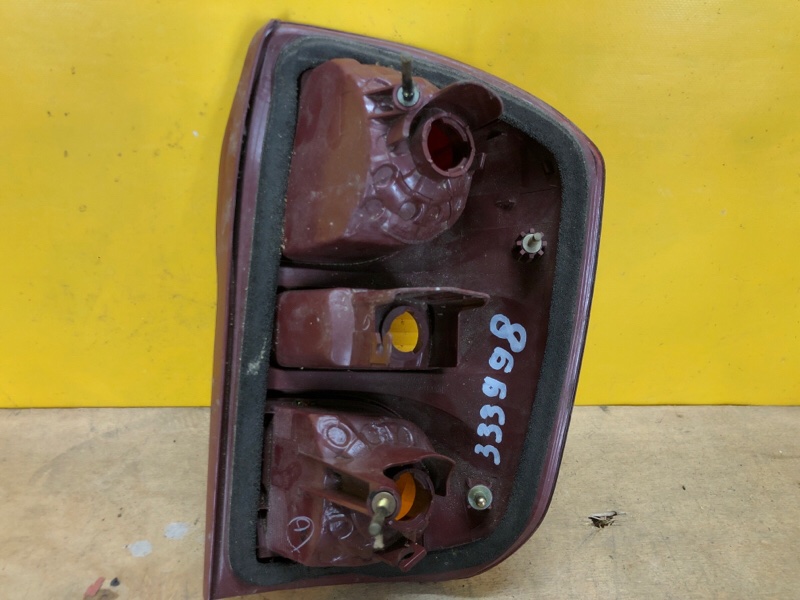 Фонарь наружный левый RAV4 00-05