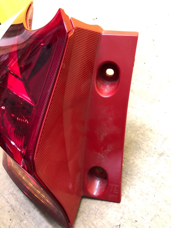 Фонарь наружный левый AURIS 13-18