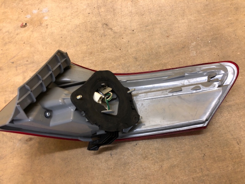 Фонарь наружный левый CAMRY 40 06-11 Фонарь наружный левый CAMRY 40 06-11