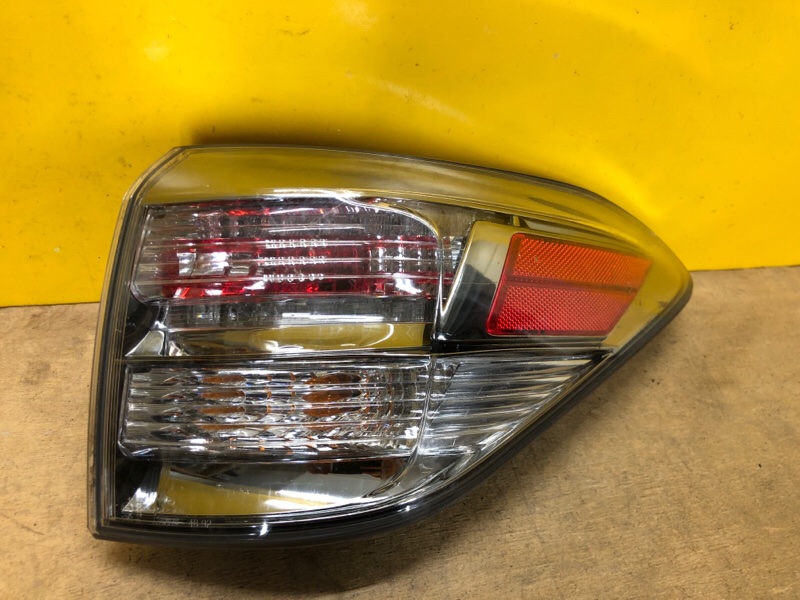 Фонарь наружный правый LEXUS RX350/450 09-15