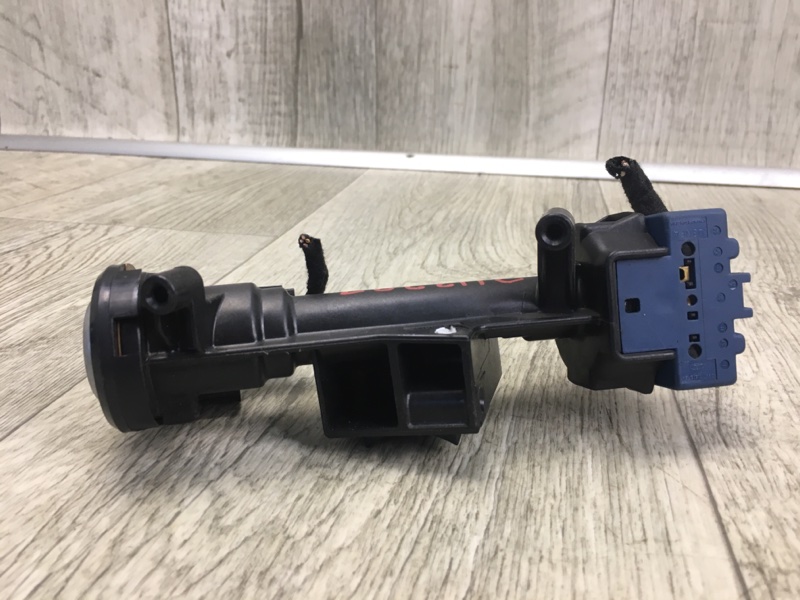 Замок зажигания FORD FOCUS 10-18 CB8 2.0 XQDA Замок зажигания FORD FOCUS 10-18 CB8 2.0 XQDA