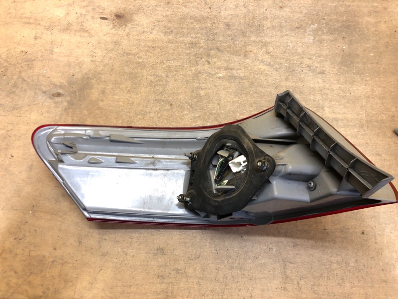 Фонарь наружный правый CAMRY 40 06-11 Фонарь наружный правый CAMRY 40 06-11