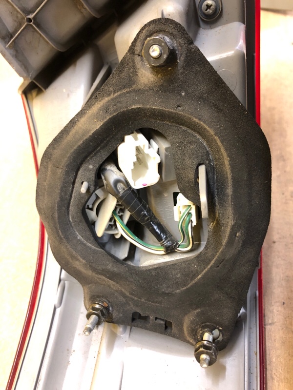 Фонарь наружный правый CAMRY 40 06-11 Фонарь наружный правый CAMRY 40 06-11