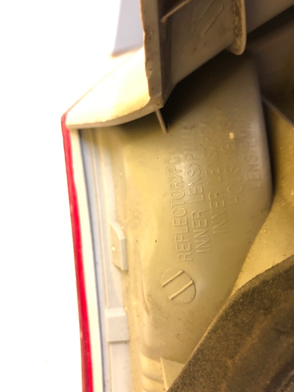 Фонарь наружный правый CAMRY 40 06-11 Фонарь наружный правый CAMRY 40 06-11