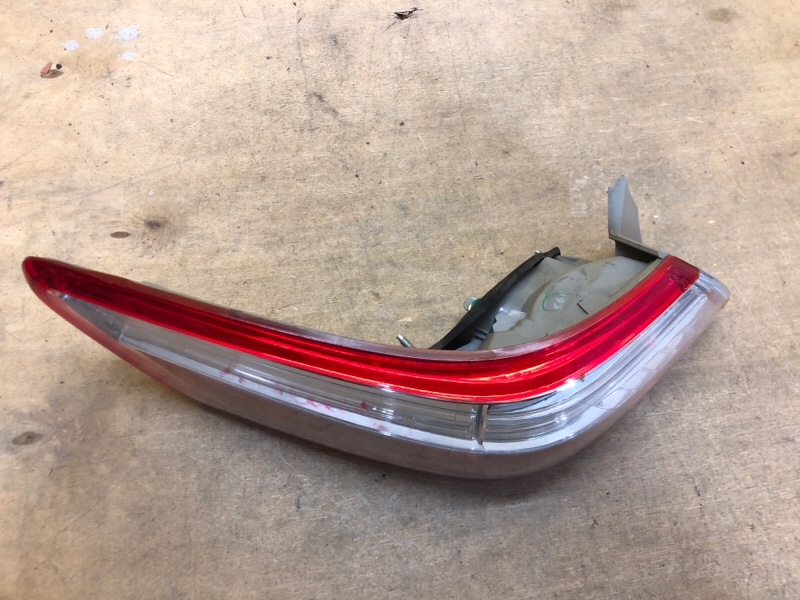 Фонарь наружный левый CAMRY 40 06-11 Фонарь наружный левый CAMRY 40 06-11