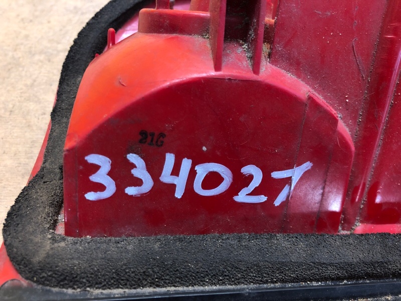 Фонарь наружный правый RAV4 00-05