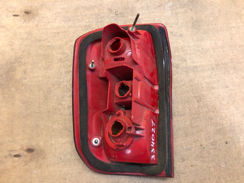 Фонарь наружный правый RAV4 00-05