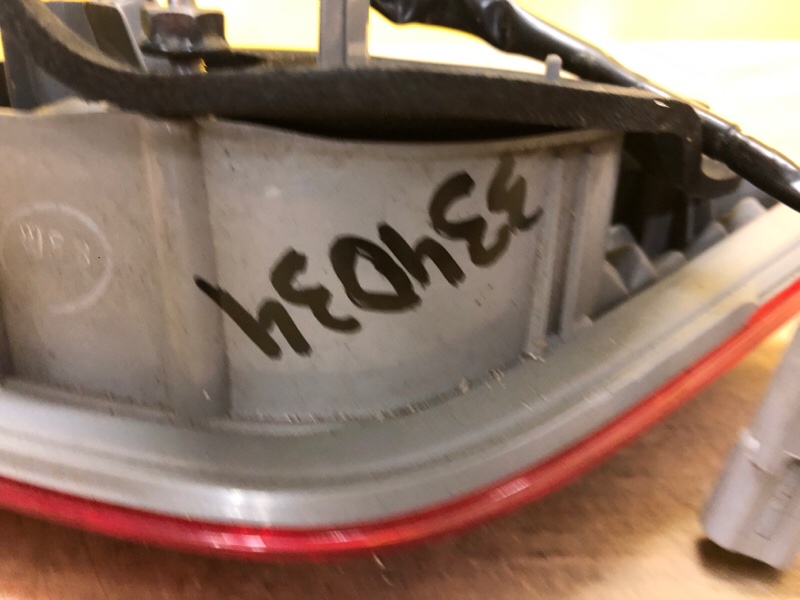 Фонарь внутренний правый CAMRY 40 06-11