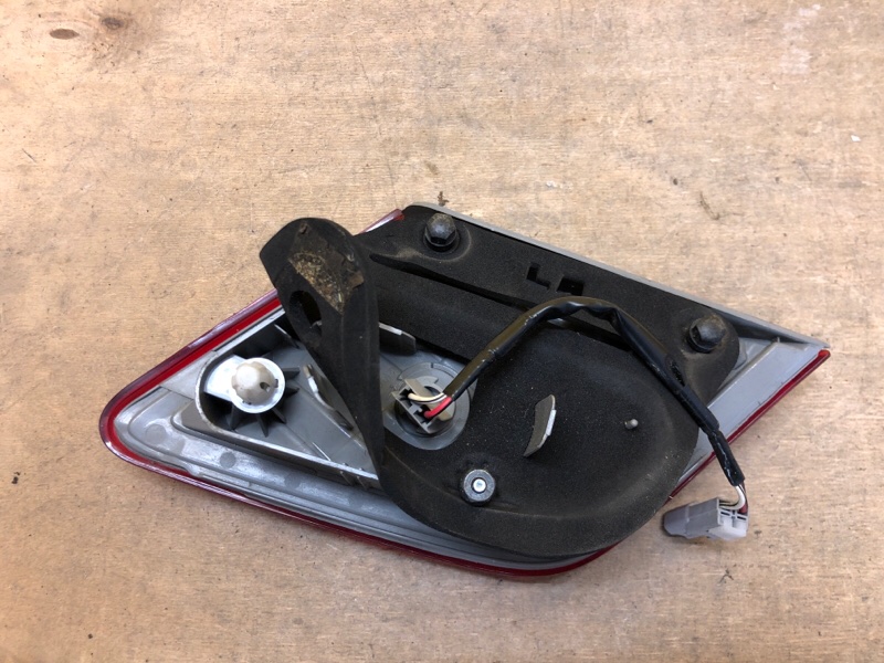 Фонарь внутренний правый TOYOTA CAMRY 40 06-11