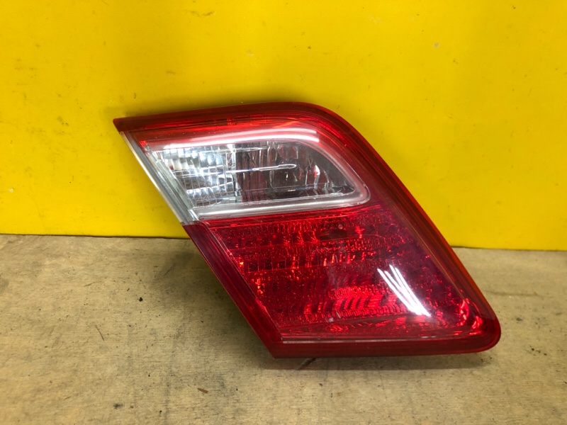 Фонарь внутренний левый TOYOTA CAMRY 40 06-11 8159133130 Б/У
