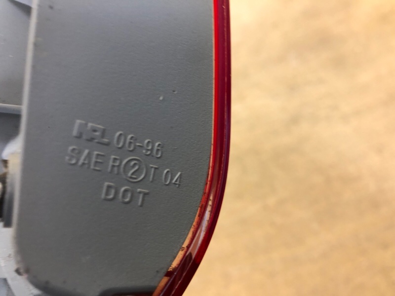 Фонарь внутренний левый CAMRY 40 06-11