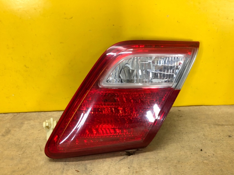 Запчасть фонарь внутренний правый TOYOTA CAMRY 40 06-11 8158133130 Б/У Фонарь внутренний правый TOYOTA CAMRY 40 06-11 8158133130 Б/У