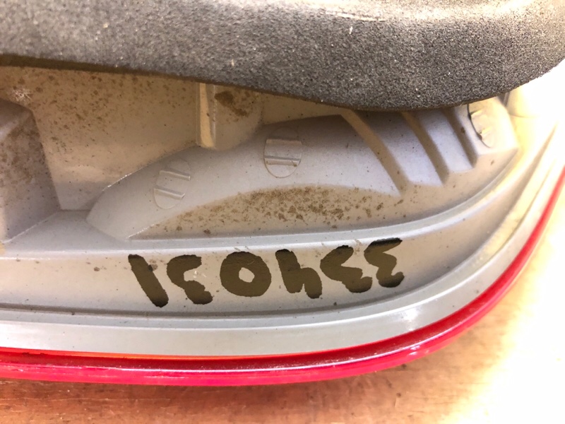 Фонарь внутренний правый CAMRY 40 06-11 Фонарь внутренний правый CAMRY 40 06-11