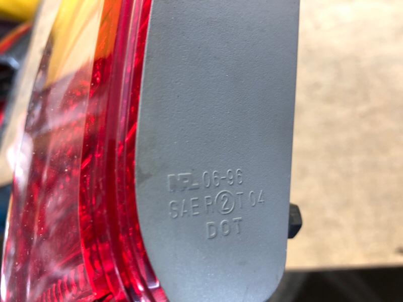 Фонарь внутренний правый CAMRY 40 06-11 Фонарь внутренний правый CAMRY 40 06-11