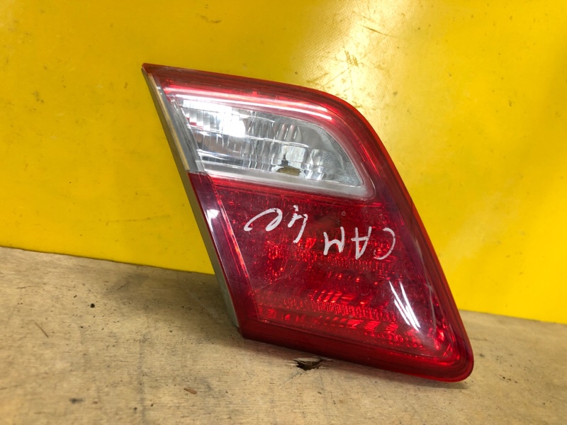Запчасть фонарь внутренний левый TOYOTA CAMRY 40 06-11 8159133130 Б/У Фонарь внутренний левый TOYOTA CAMRY 40 06-11 8159133130 Б/У